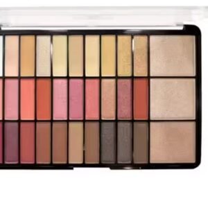 Shryoan eyeshadow and highlighter palette – Shade 01 with 30 colorful eyeshadows and 3 highlighters