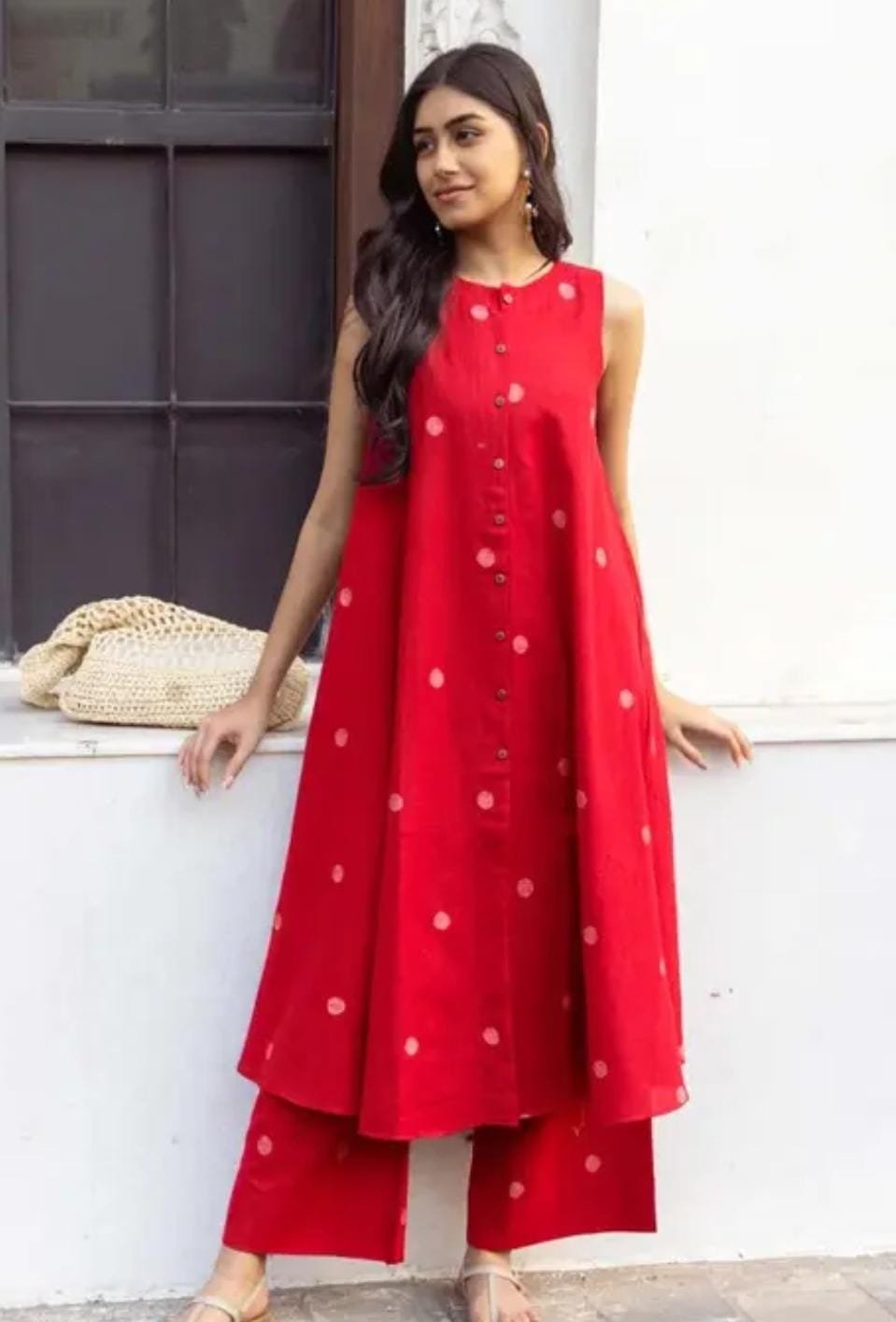 Women Solid Round Neck Red Kurta Set with Palazzo - Image 3